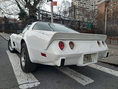 Chevrolet-Corvette-1979-2