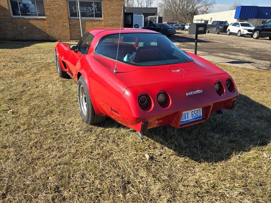 Chevrolet-Corvette-1979-23