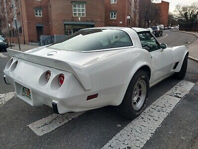 Chevrolet-Corvette-1979-3