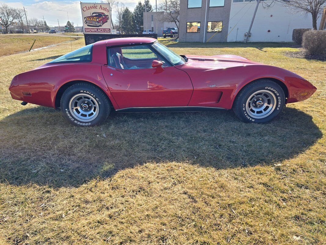 Chevrolet-Corvette-1979-33