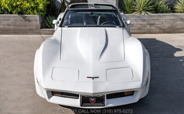 Chevrolet-Corvette-1980-1