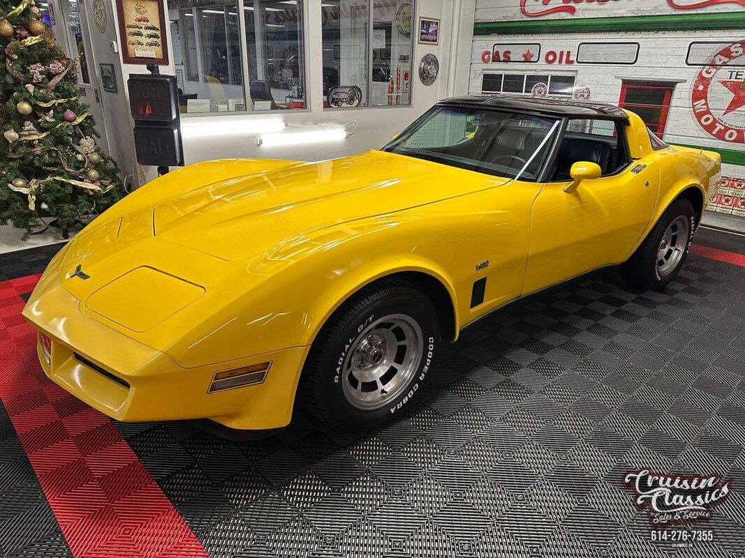 Chevrolet-Corvette-1980-11