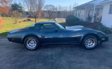 Chevrolet-Corvette-1980