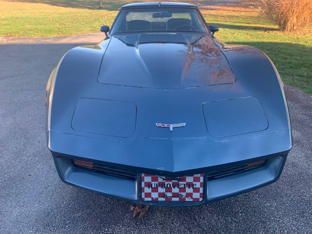 Chevrolet-Corvette-1980-22