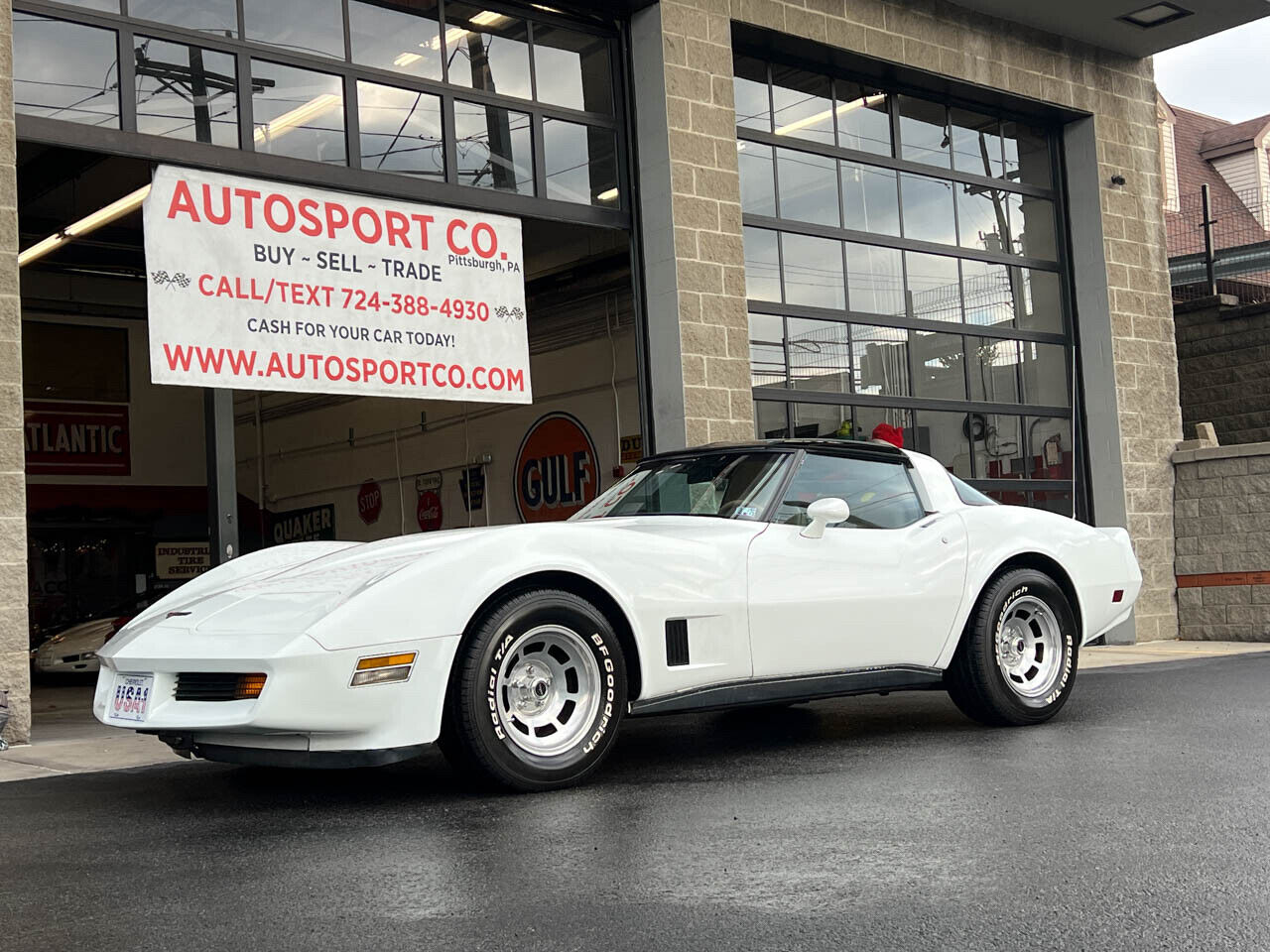 Chevrolet-Corvette-1981-11