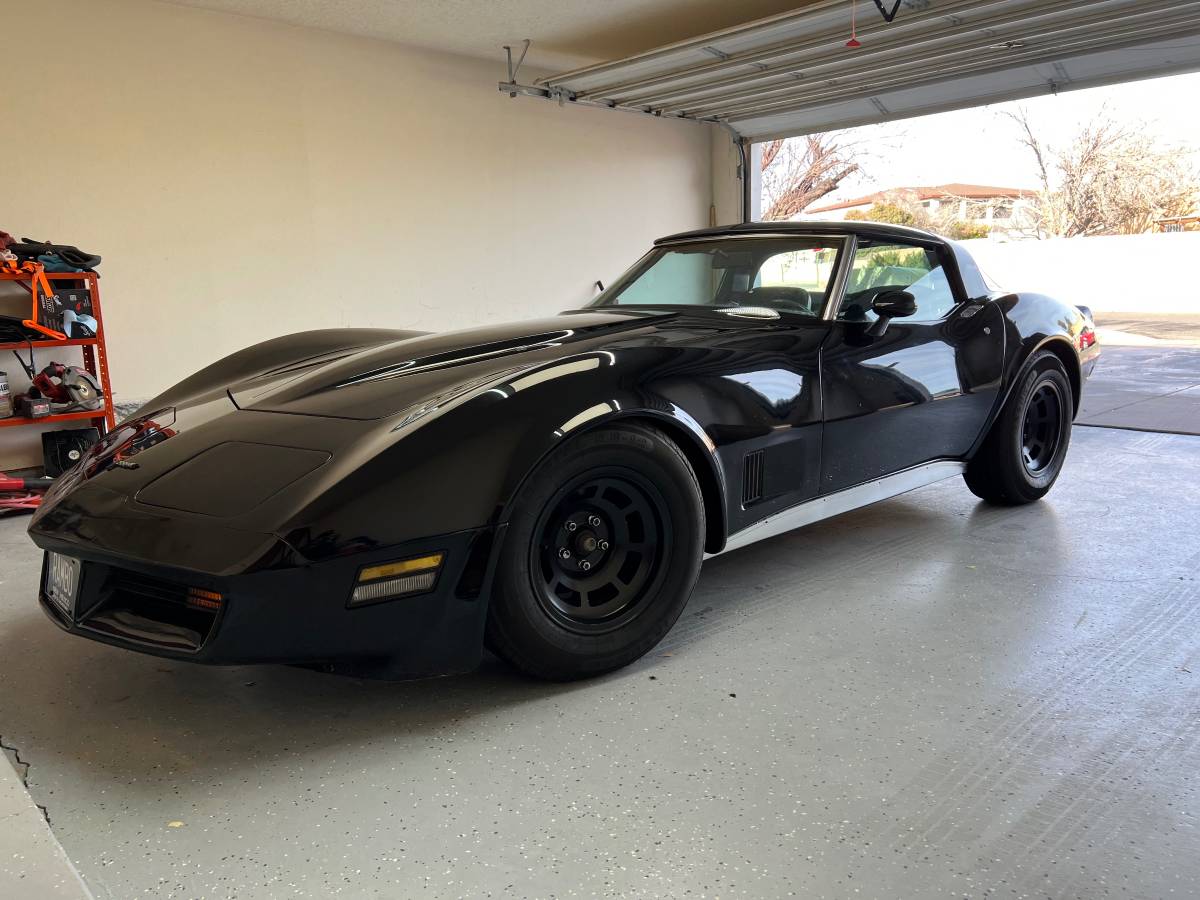 Chevrolet-Corvette-1981