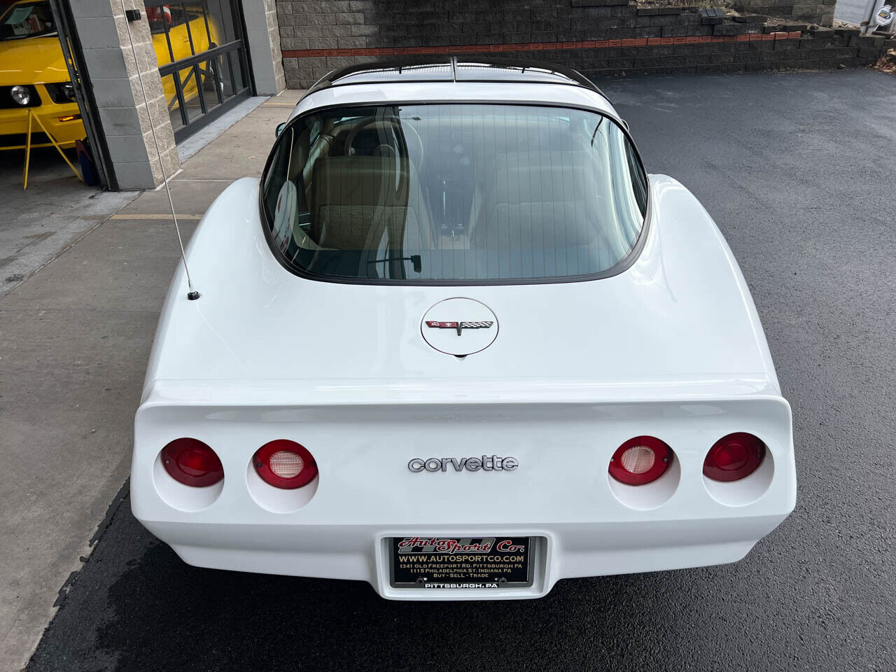 Chevrolet-Corvette-1981-5