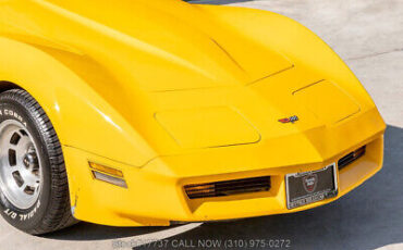 Chevrolet-Corvette-1982-3