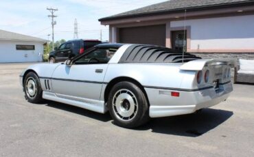 Chevrolet-Corvette-1985-13