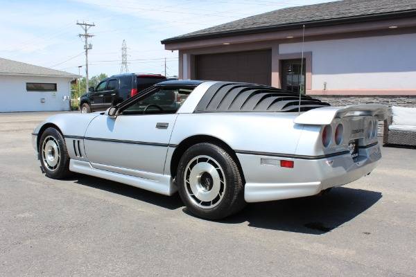 Chevrolet-Corvette-1985-13