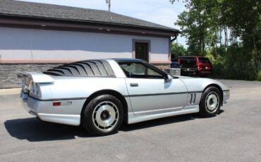 Chevrolet-Corvette-1985-3