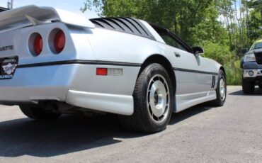 Chevrolet-Corvette-1985-5