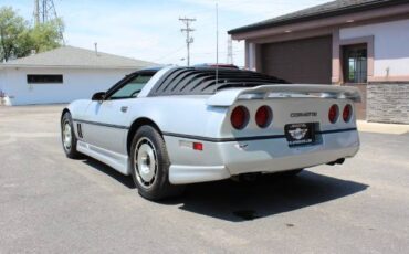 Chevrolet-Corvette-1985-7