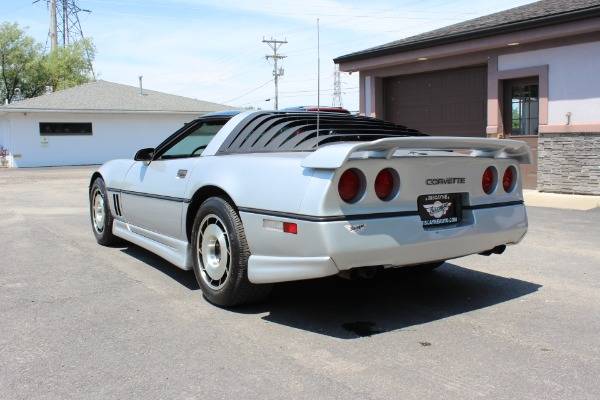 Chevrolet-Corvette-1985-7