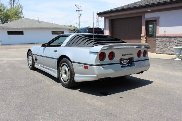 Chevrolet-Corvette-1985-8