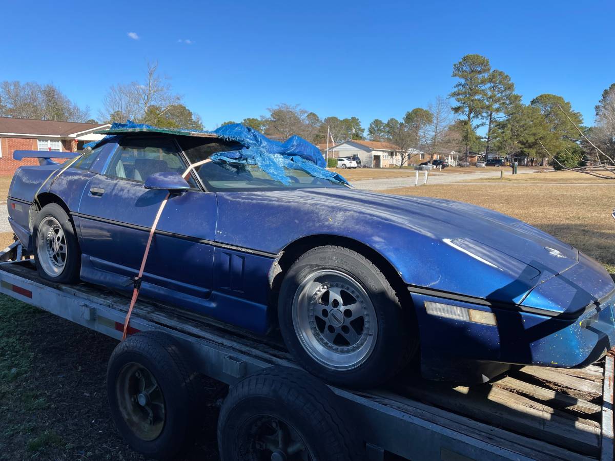 Chevrolet-Corvette-1986-3