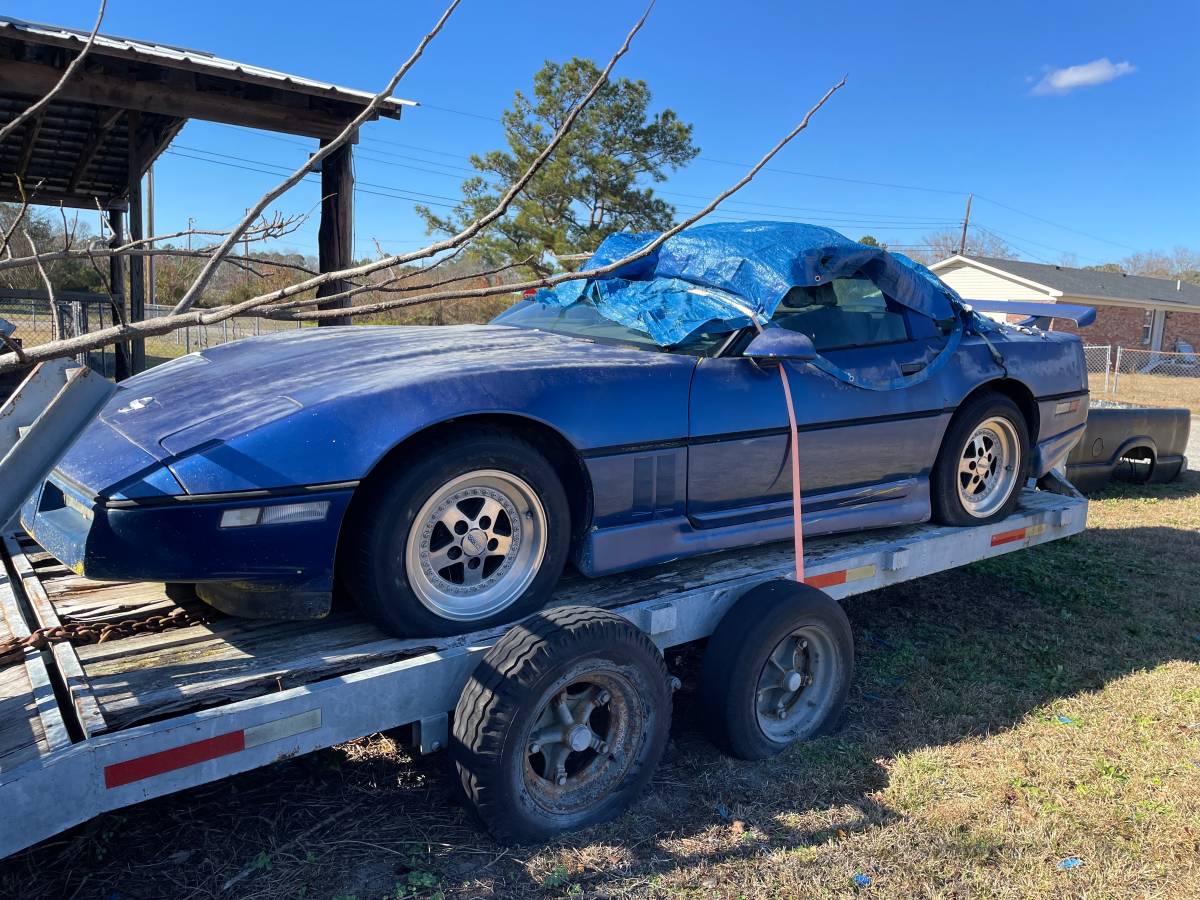 Chevrolet-Corvette-1986-4