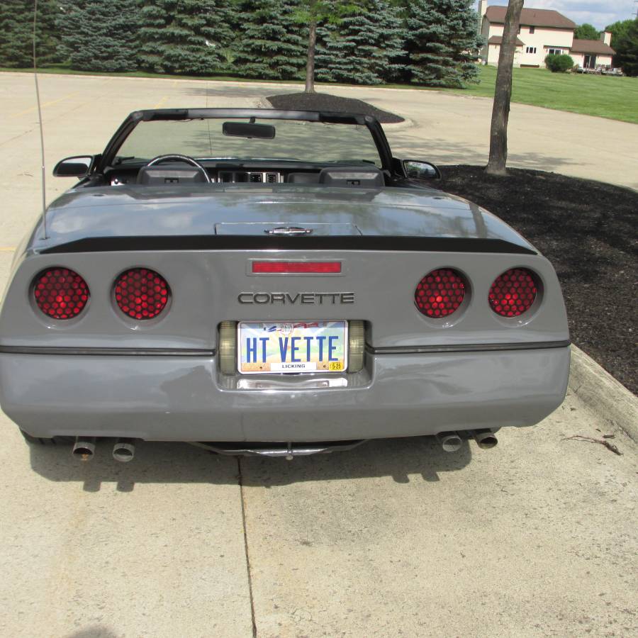 Chevrolet-Corvette-1987-1