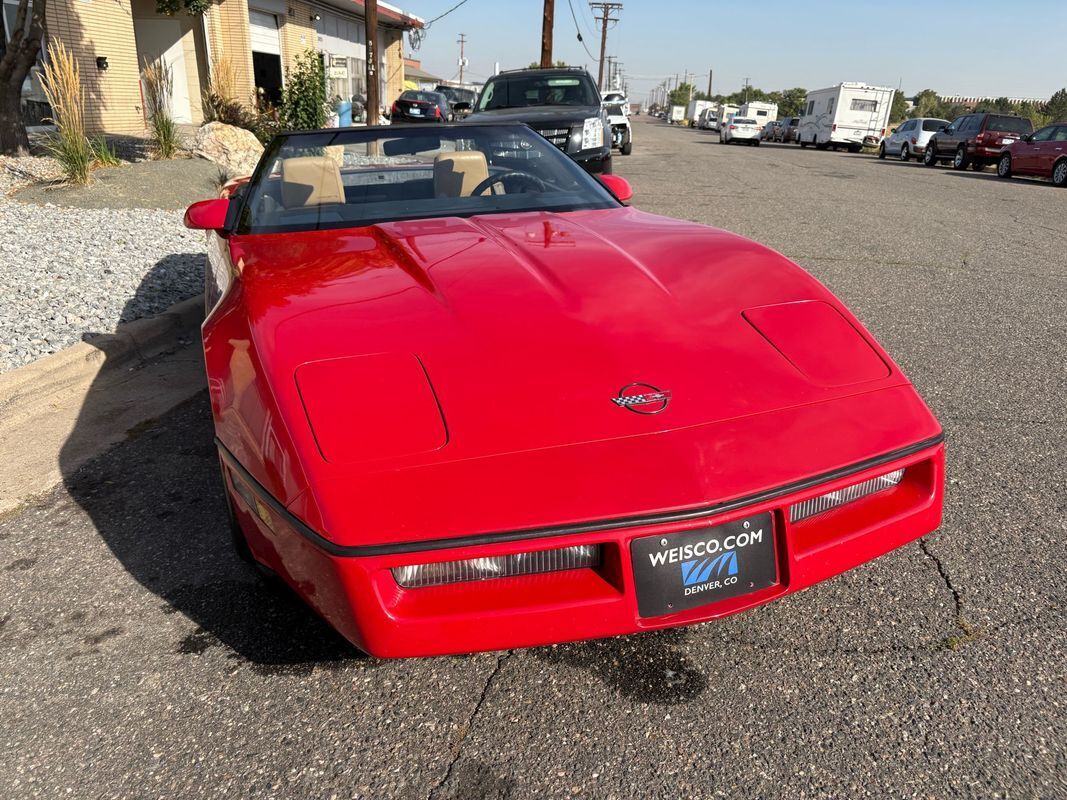 Chevrolet-Corvette-1987-18