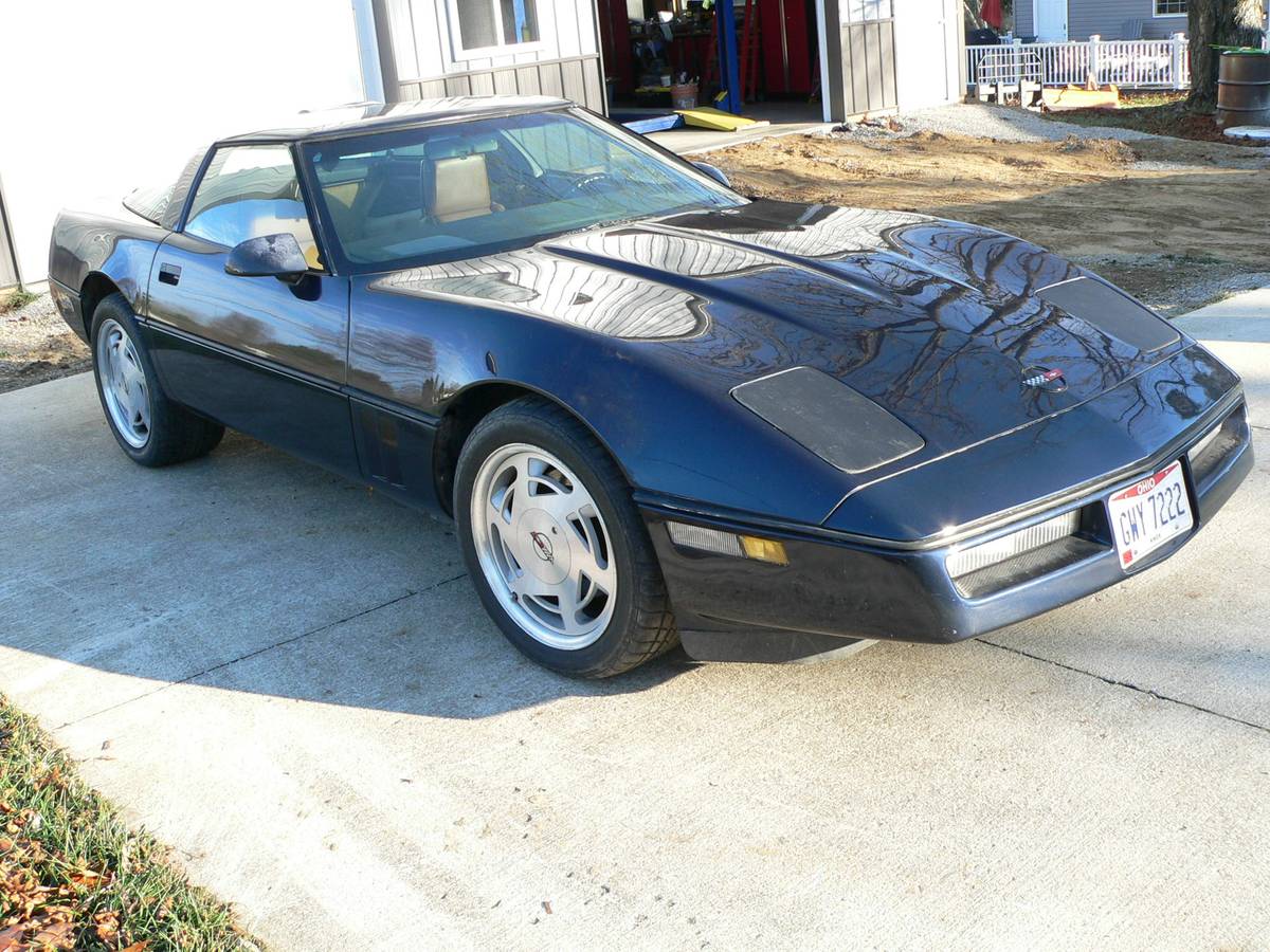 Chevrolet-Corvette-1988-1