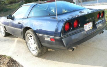 Chevrolet-Corvette-1988-2