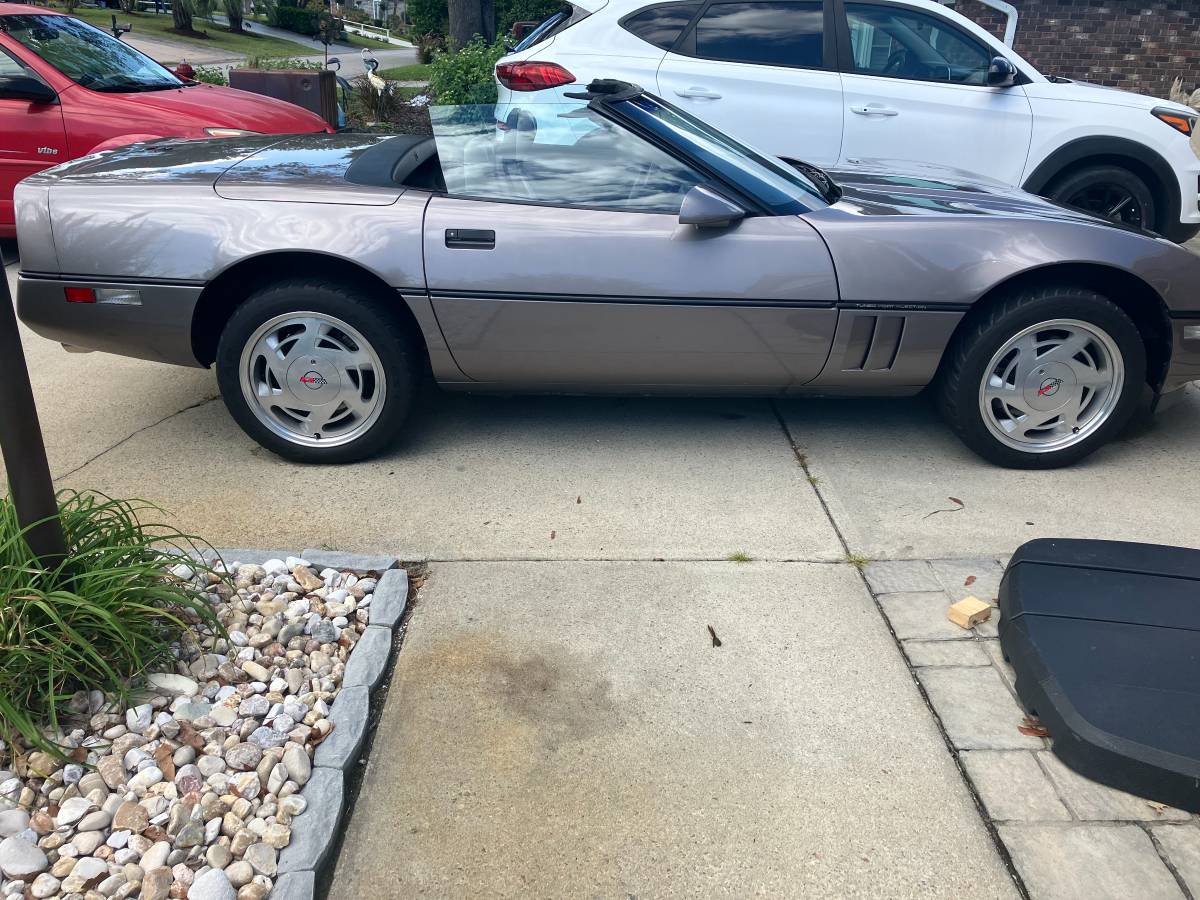 Chevrolet-Corvette-1989-1