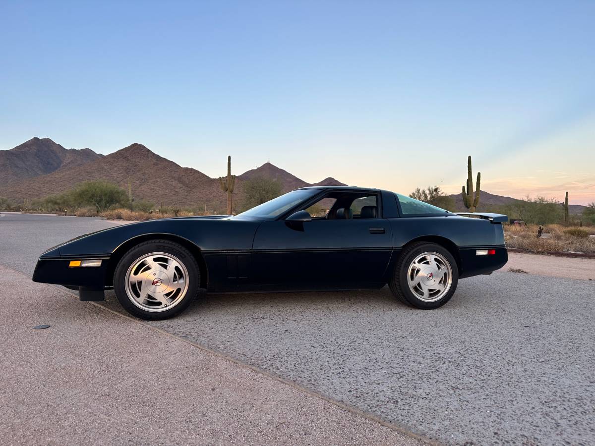 Chevrolet-Corvette-1989-7