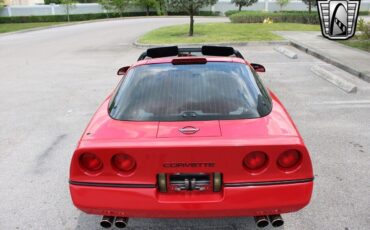 Chevrolet-Corvette-1990-10