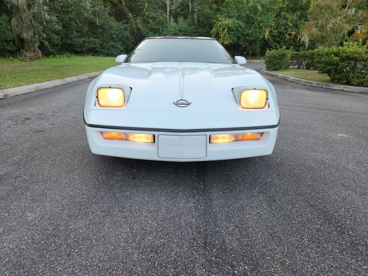 Chevrolet-Corvette-1990-12