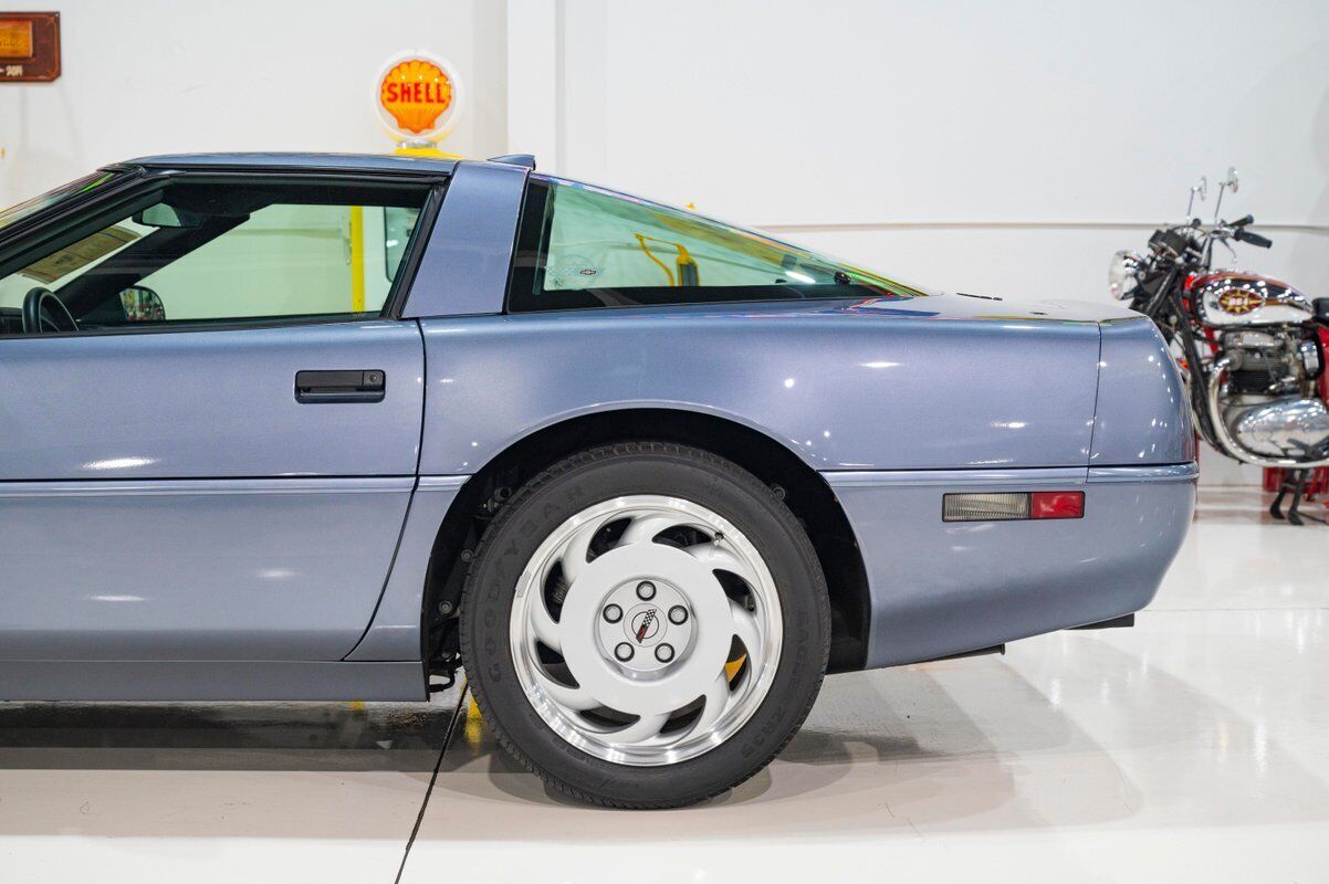 Chevrolet-Corvette-1991-13