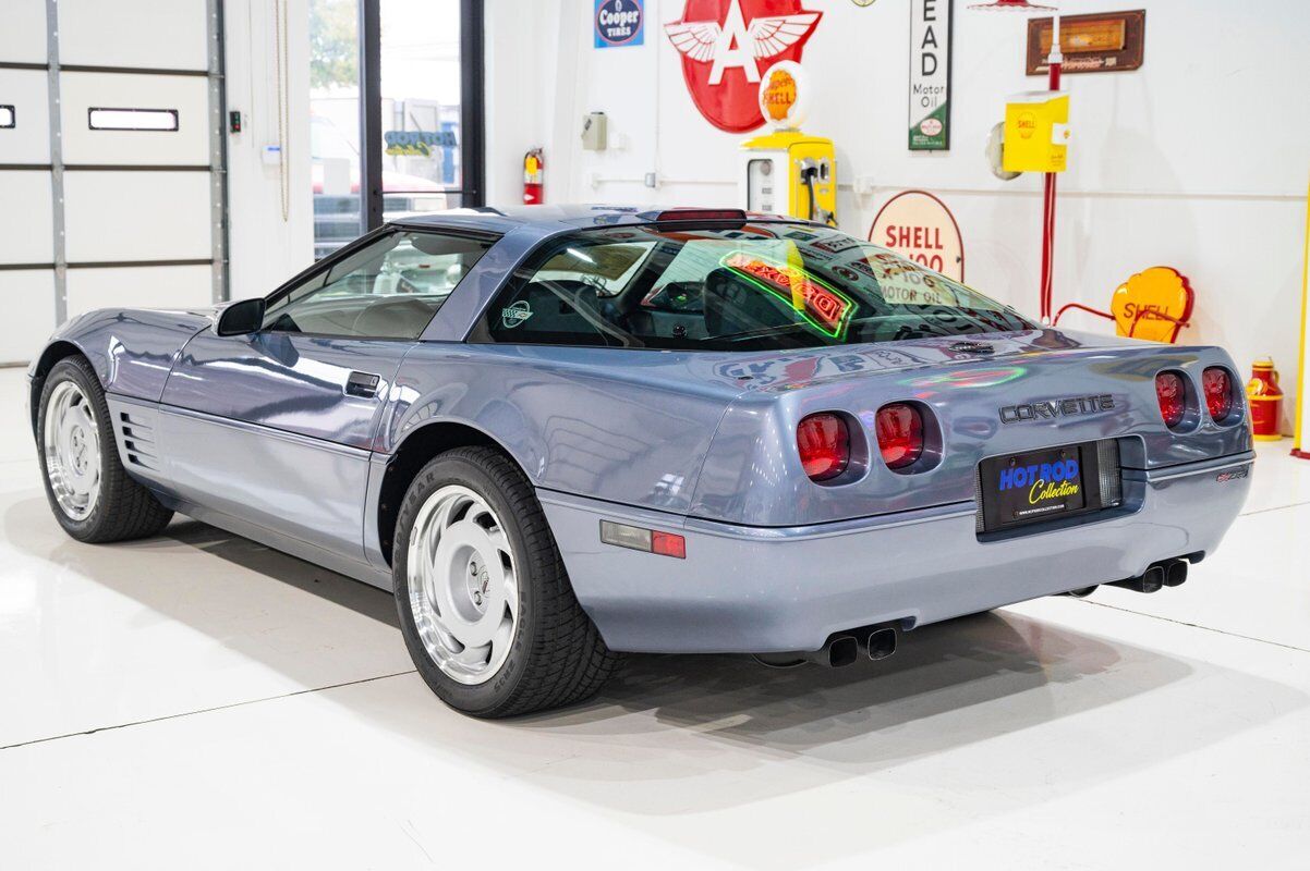 Chevrolet-Corvette-1991-27