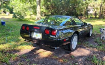 Chevrolet-Corvette-1992-2