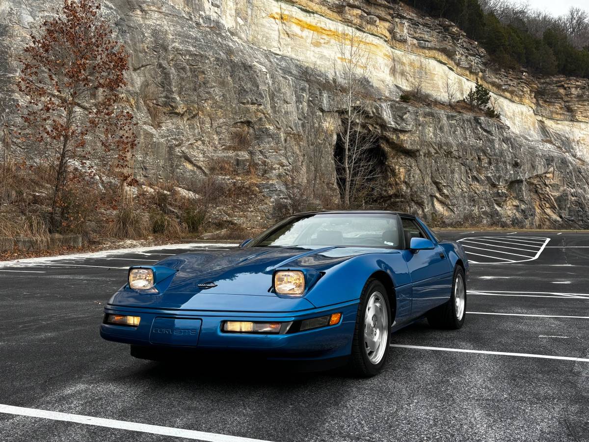 Chevrolet-Corvette-1993-13