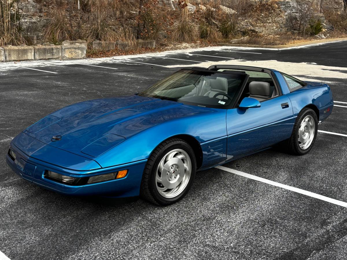 Chevrolet-Corvette-1993-18