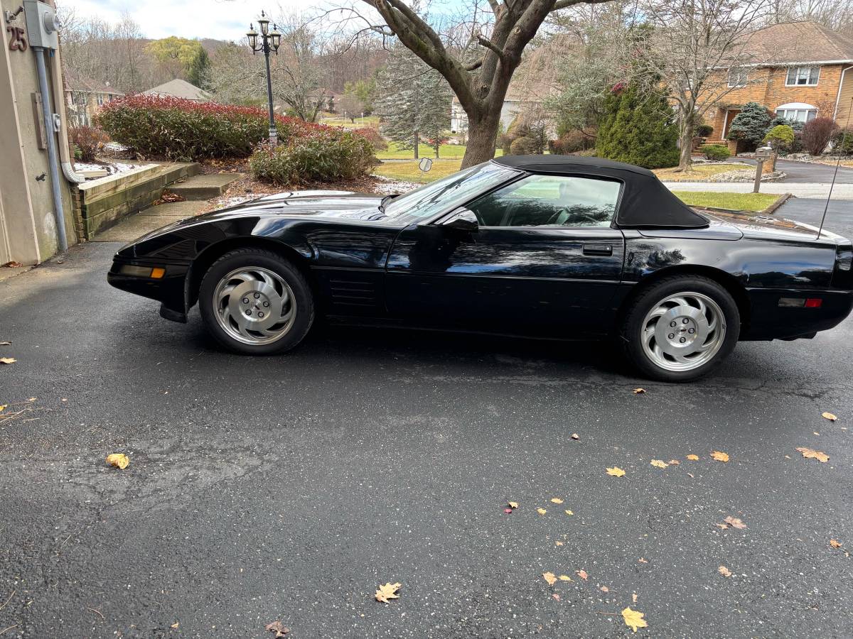 Chevrolet-Corvette-1993-3