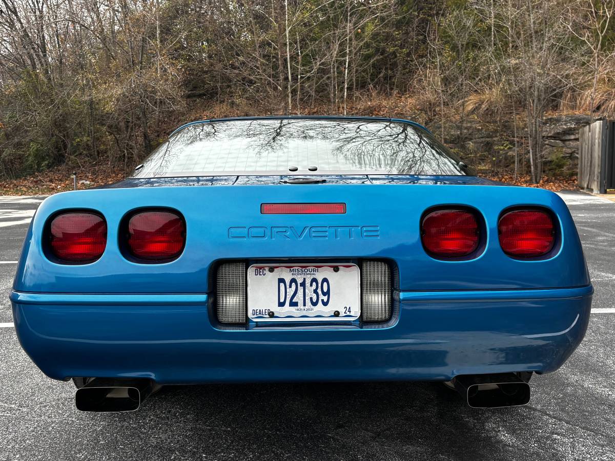 Chevrolet-Corvette-1993-4