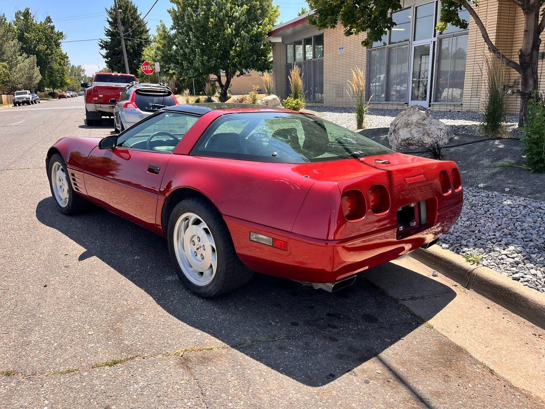 Chevrolet-Corvette-1994-3