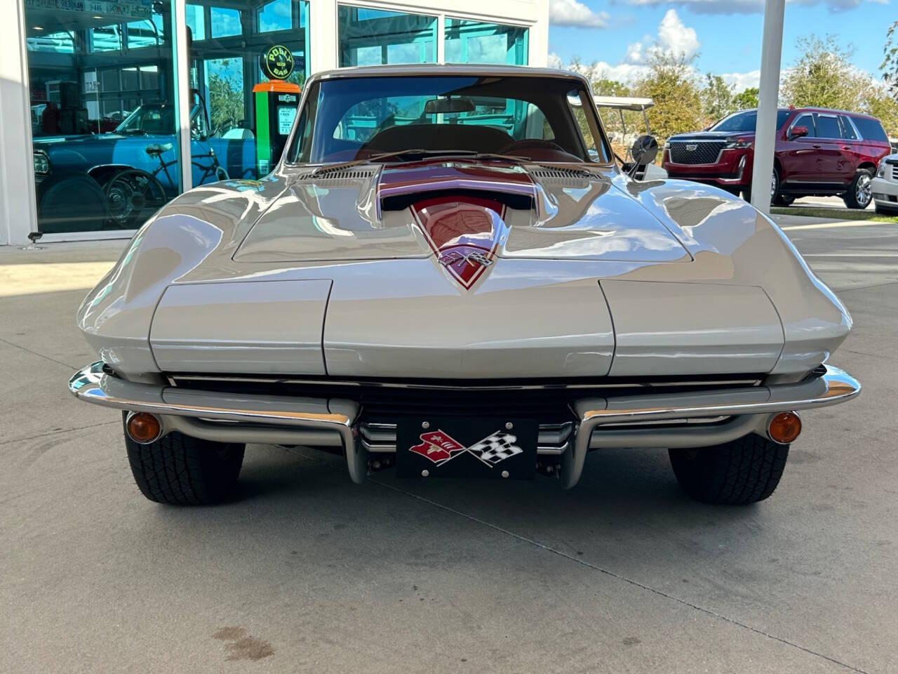 Chevrolet-Corvette-Berline-1965-1