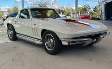 Chevrolet-Corvette-Berline-1965-2