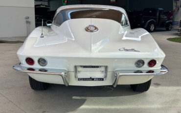 Chevrolet-Corvette-Berline-1965-5