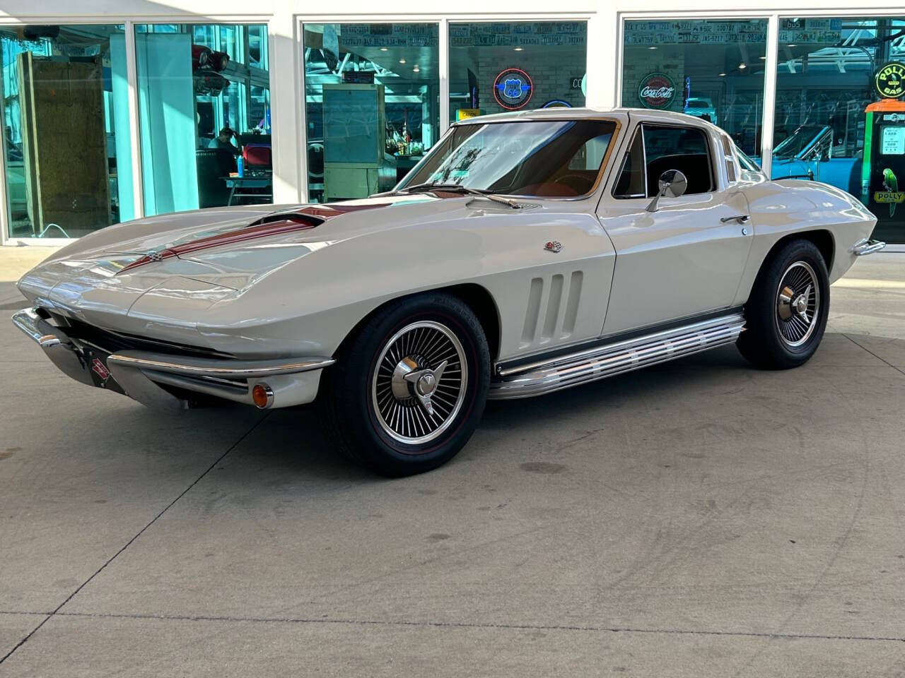 Chevrolet-Corvette-Berline-1965-9