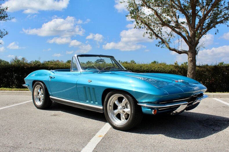 Chevrolet-Corvette-Berline-1966-3