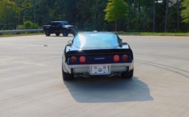 Chevrolet-Corvette-Berline-1978-4