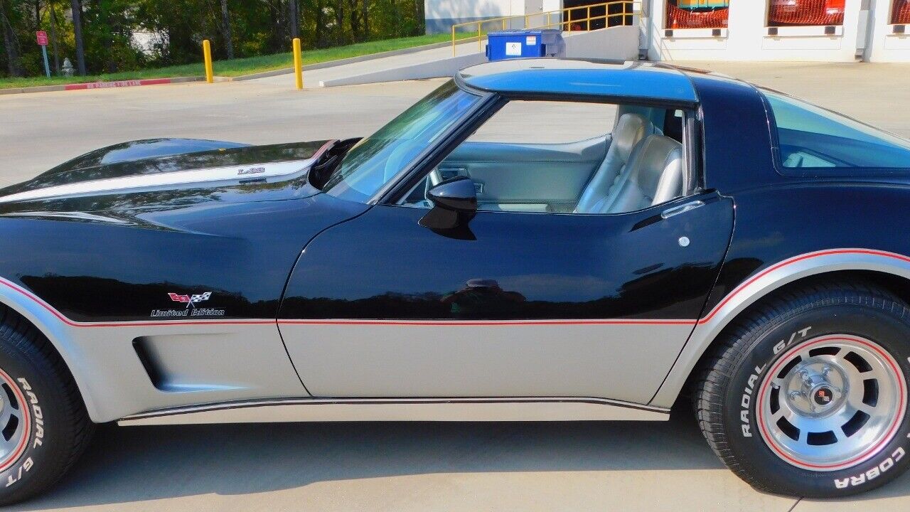 Chevrolet-Corvette-Berline-1978-9