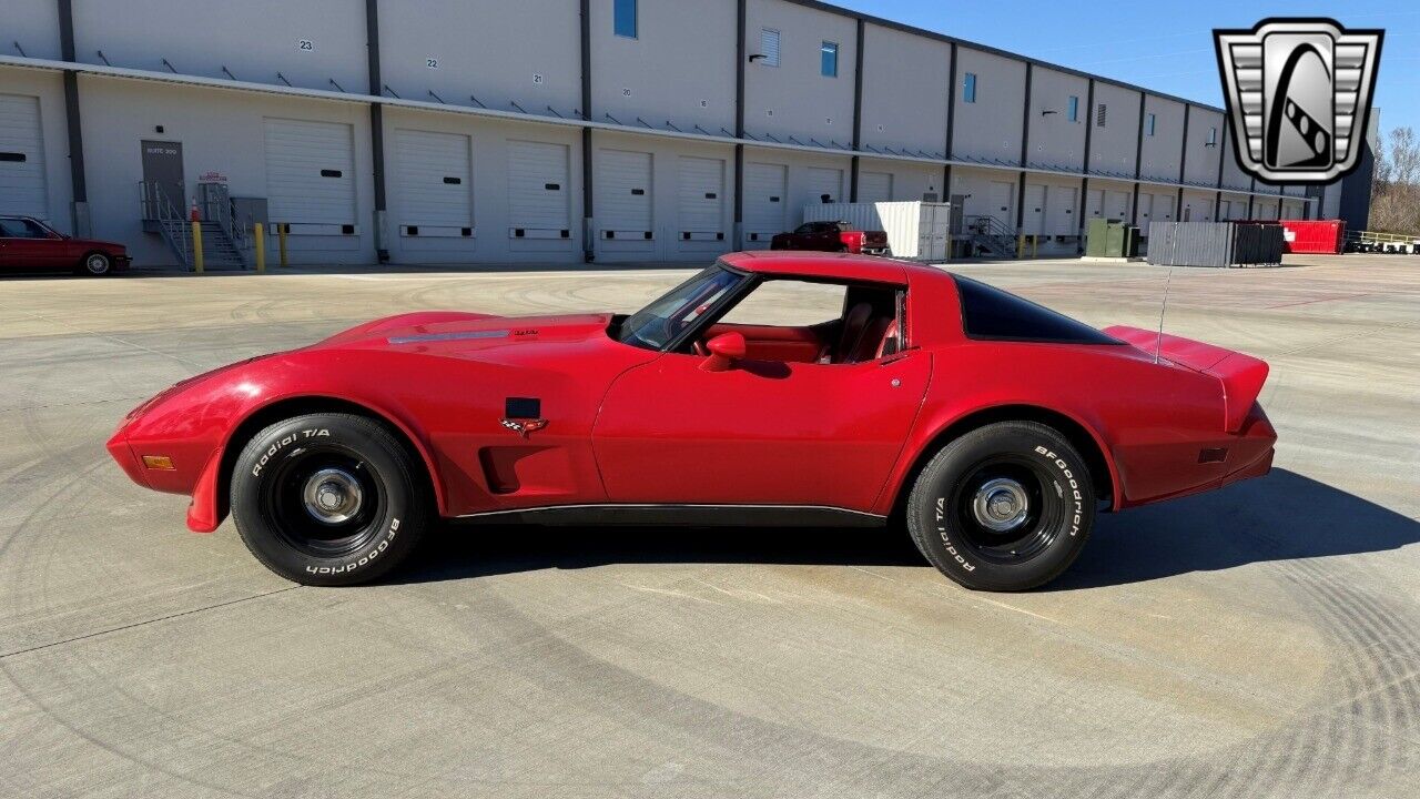 Chevrolet-Corvette-Berline-1979-4