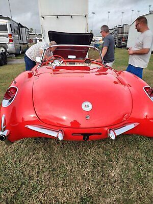 Chevrolet-Corvette-Cabriolet-1956-4