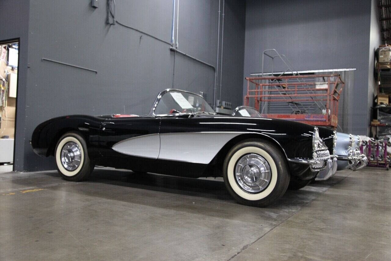 Chevrolet-Corvette-Cabriolet-1957-4