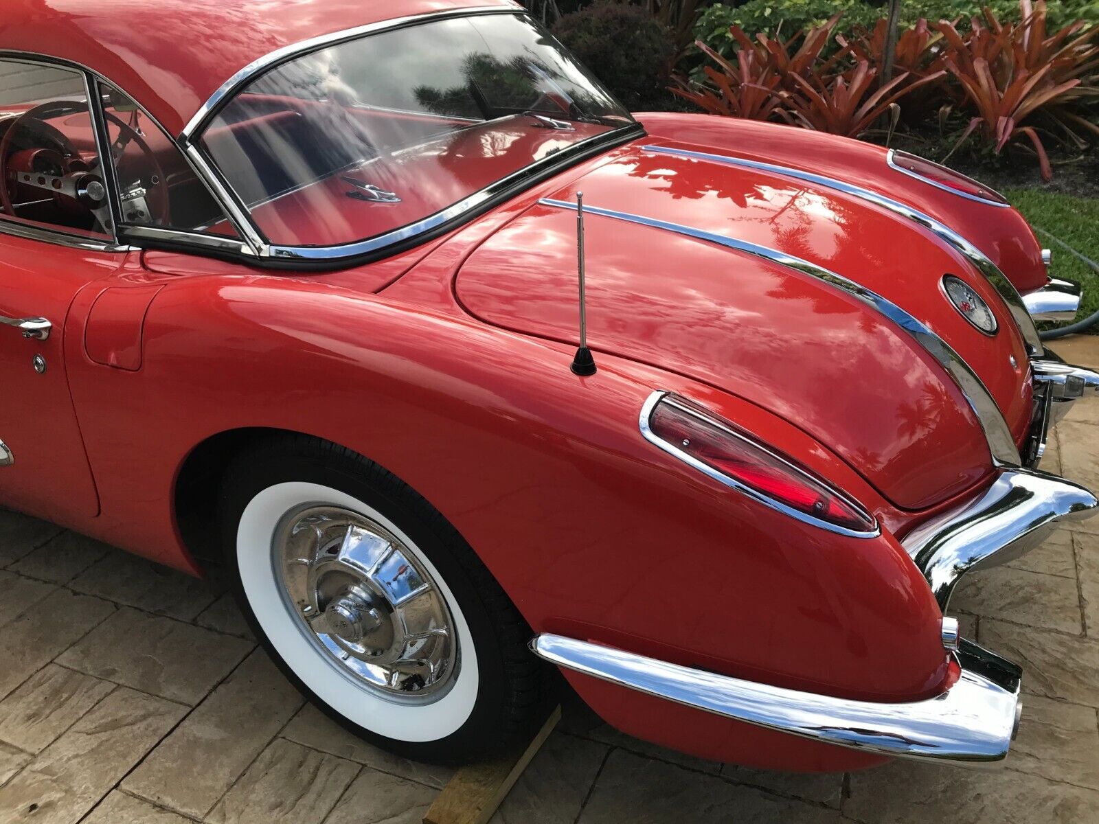 Chevrolet-Corvette-Cabriolet-1958-2