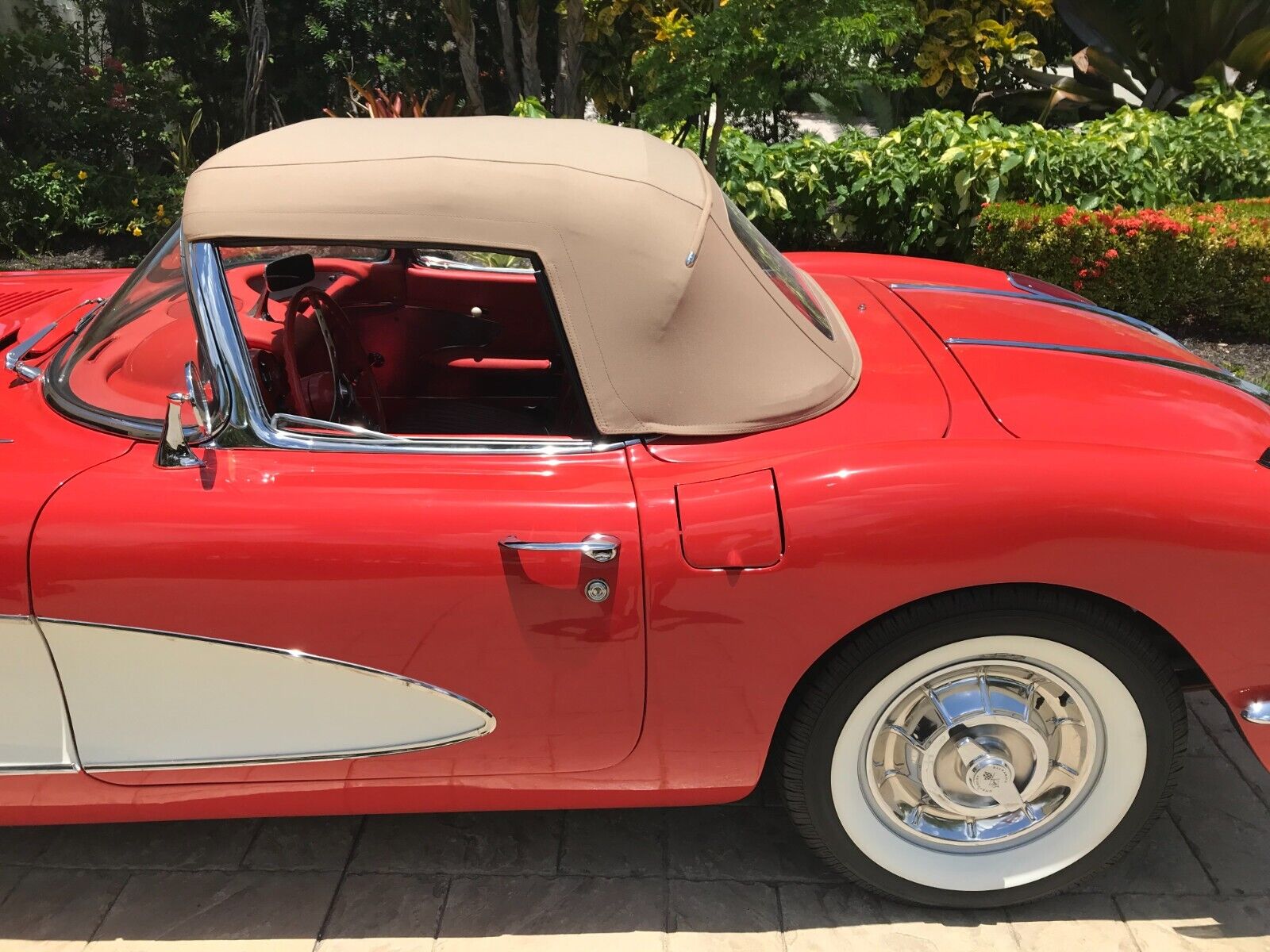 Chevrolet-Corvette-Cabriolet-1958-3