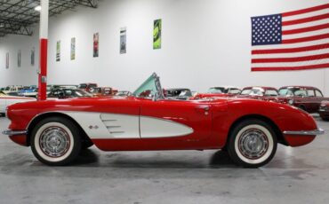 Chevrolet-Corvette-Cabriolet-1960-1